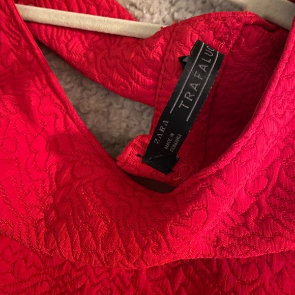 Zara Red Quilted Short Sleeve Open Back Blouse | S - Picture 6 of 7